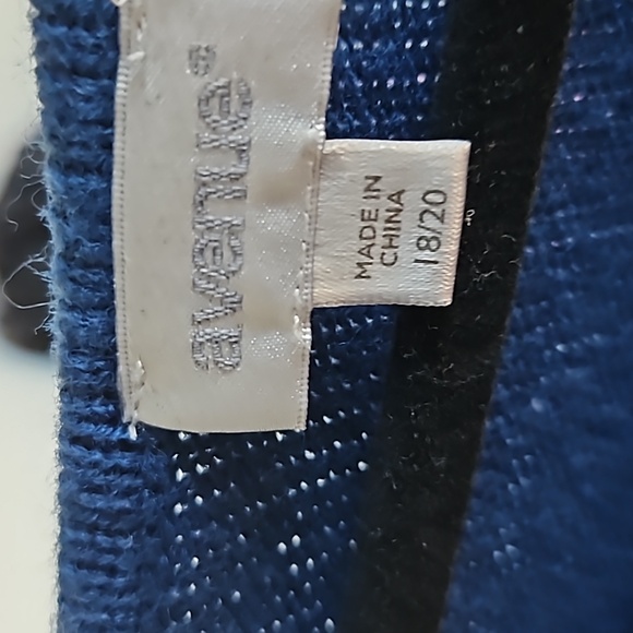 Sweater‎ - Picture 3 of 4